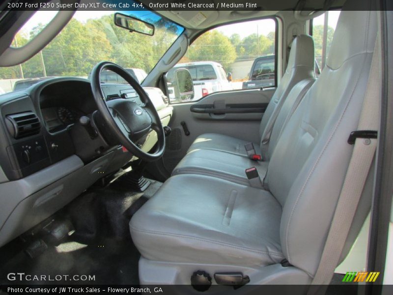 Oxford White Clearcoat / Medium Flint 2007 Ford F250 Super Duty XLT Crew Cab 4x4