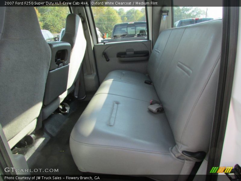 Oxford White Clearcoat / Medium Flint 2007 Ford F250 Super Duty XLT Crew Cab 4x4