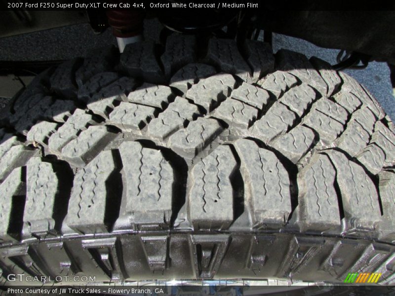 Oxford White Clearcoat / Medium Flint 2007 Ford F250 Super Duty XLT Crew Cab 4x4