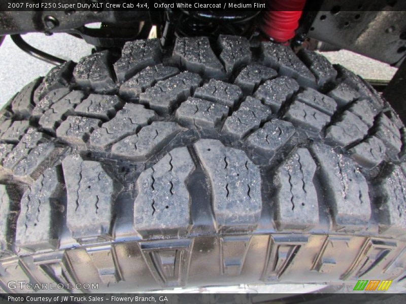 Oxford White Clearcoat / Medium Flint 2007 Ford F250 Super Duty XLT Crew Cab 4x4