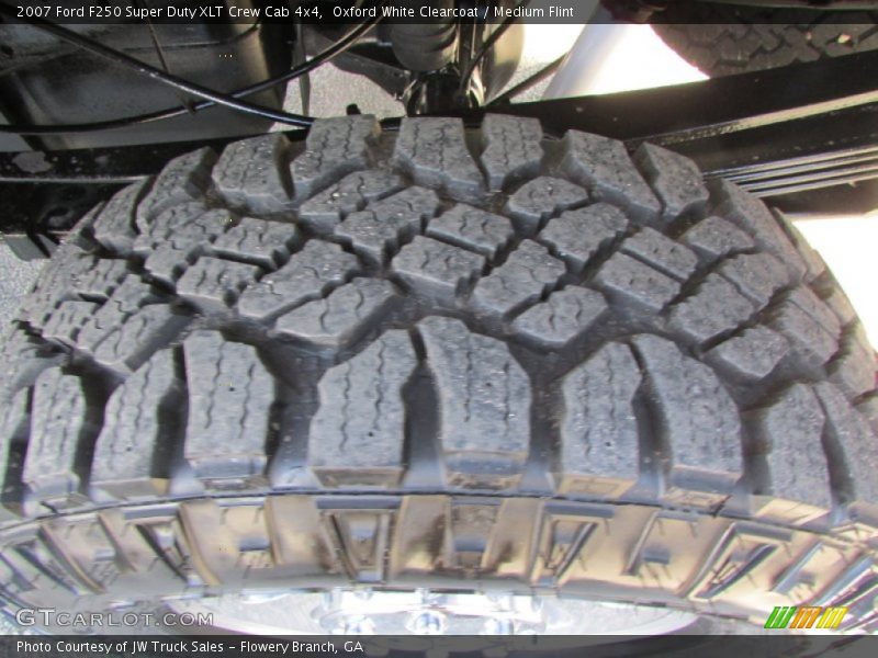 Oxford White Clearcoat / Medium Flint 2007 Ford F250 Super Duty XLT Crew Cab 4x4