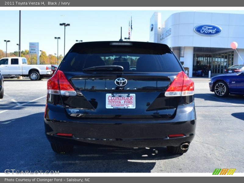 Black / Ivory 2011 Toyota Venza I4