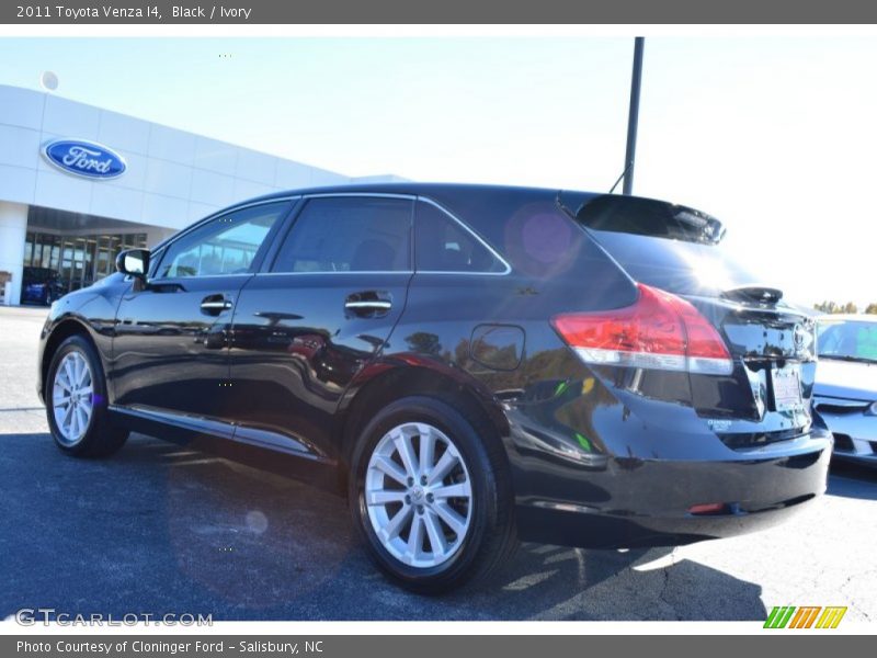 Black / Ivory 2011 Toyota Venza I4