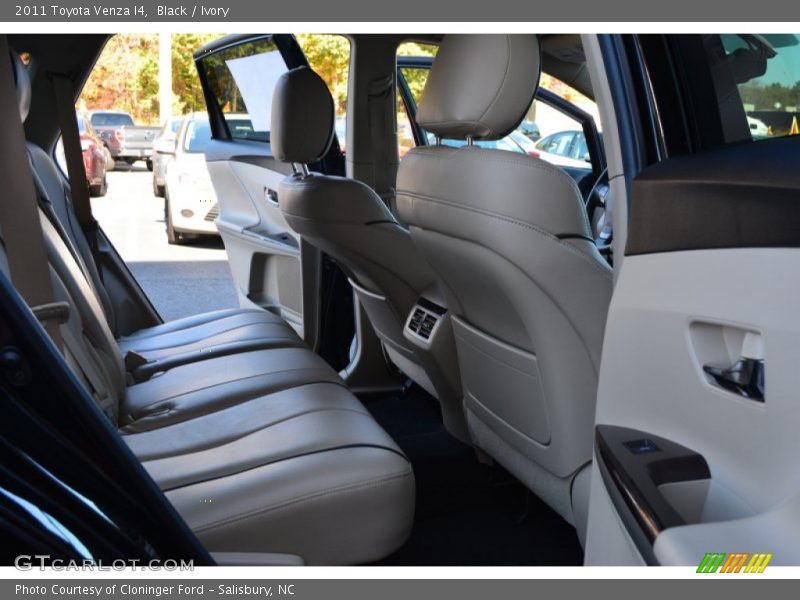Black / Ivory 2011 Toyota Venza I4