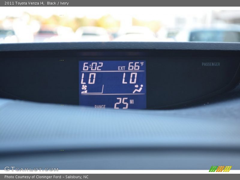 Black / Ivory 2011 Toyota Venza I4