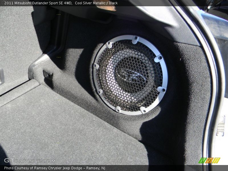 Cool Silver Metallic / Black 2011 Mitsubishi Outlander Sport SE 4WD