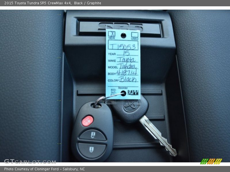 Black / Graphite 2015 Toyota Tundra SR5 CrewMax 4x4