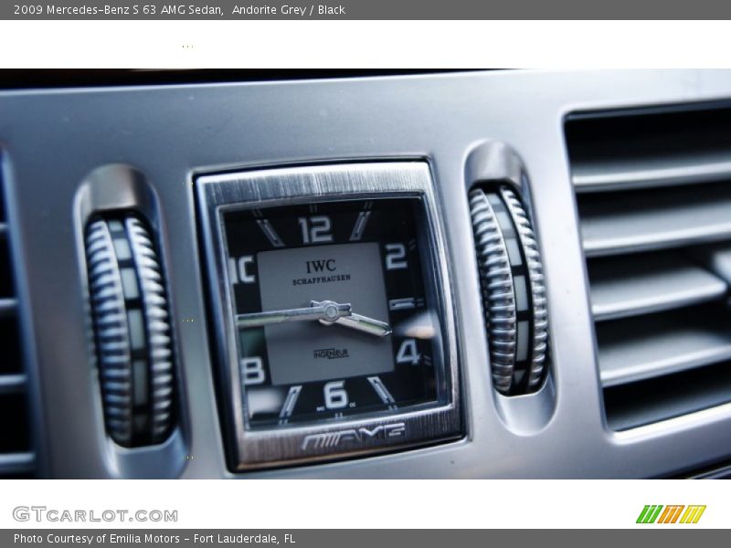Controls of 2009 S 63 AMG Sedan