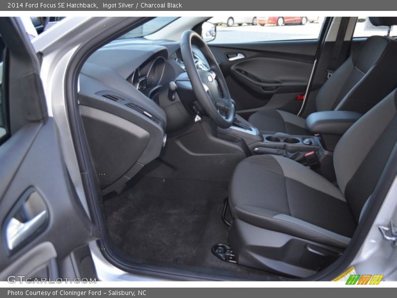 Ingot Silver / Charcoal Black 2014 Ford Focus SE Hatchback