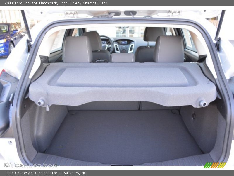 Ingot Silver / Charcoal Black 2014 Ford Focus SE Hatchback