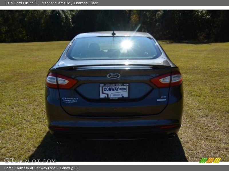 Magnetic Metallic / Charcoal Black 2015 Ford Fusion SE