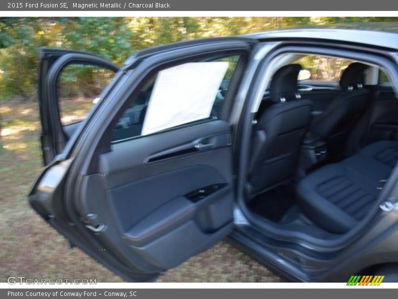 Magnetic Metallic / Charcoal Black 2015 Ford Fusion SE