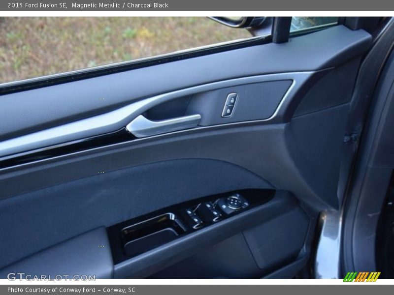 Magnetic Metallic / Charcoal Black 2015 Ford Fusion SE
