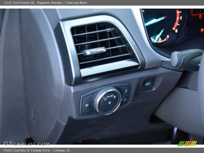 Magnetic Metallic / Charcoal Black 2015 Ford Fusion SE