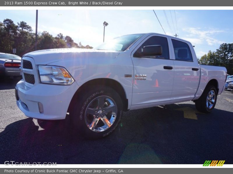 Bright White / Black/Diesel Gray 2013 Ram 1500 Express Crew Cab