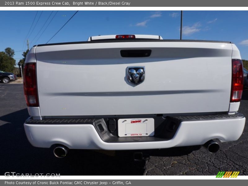 Bright White / Black/Diesel Gray 2013 Ram 1500 Express Crew Cab