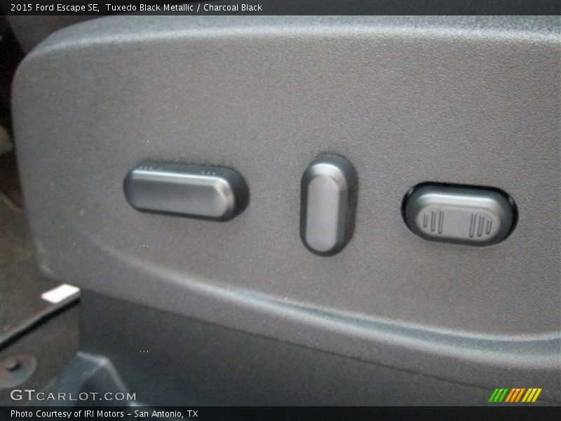 Tuxedo Black Metallic / Charcoal Black 2015 Ford Escape SE