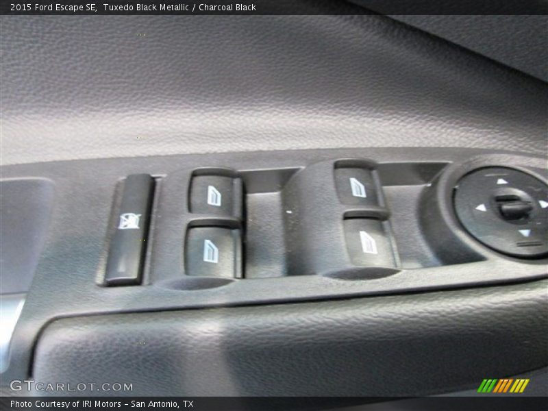 Tuxedo Black Metallic / Charcoal Black 2015 Ford Escape SE