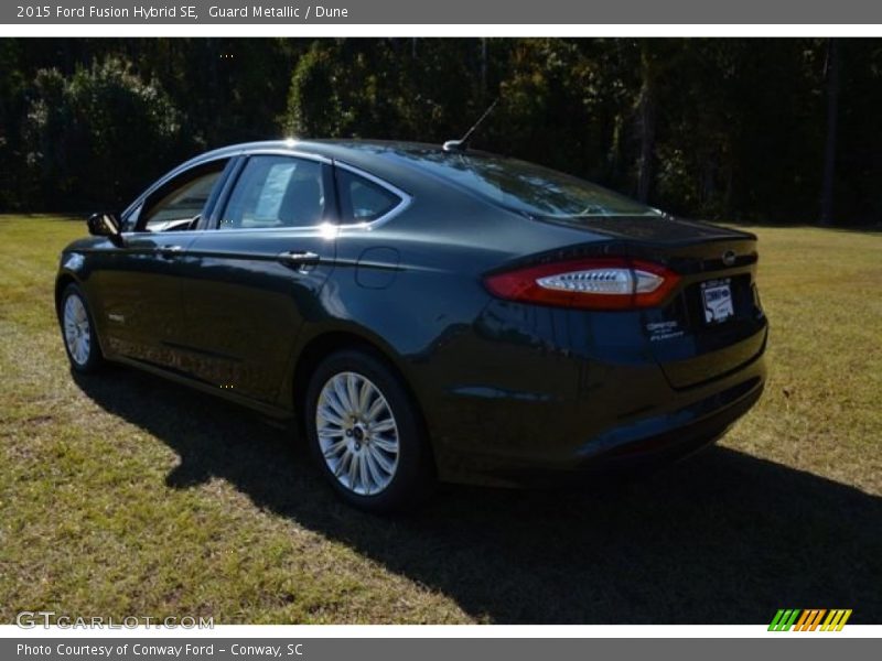 Guard Metallic / Dune 2015 Ford Fusion Hybrid SE