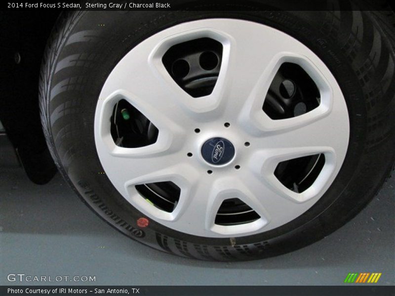 Sterling Gray / Charcoal Black 2014 Ford Focus S Sedan