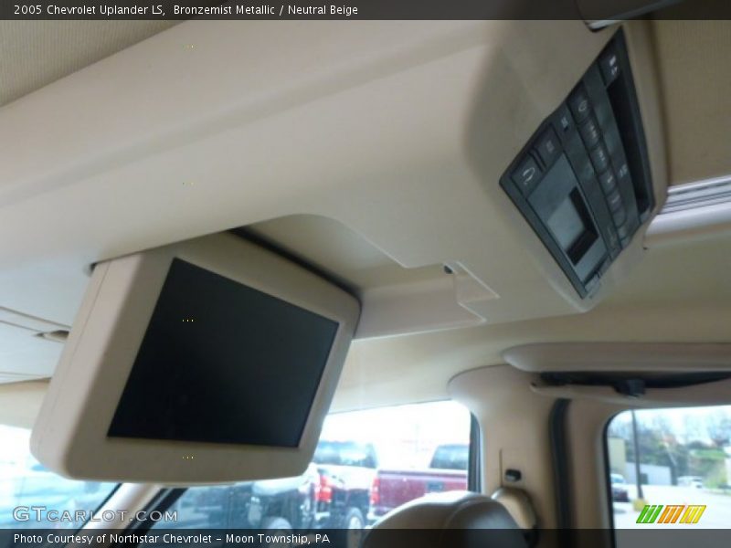 Bronzemist Metallic / Neutral Beige 2005 Chevrolet Uplander LS