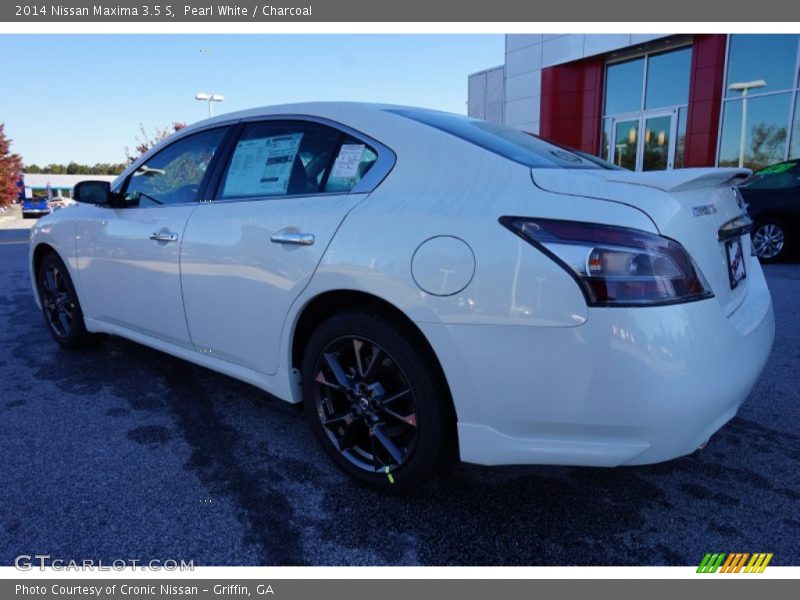Pearl White / Charcoal 2014 Nissan Maxima 3.5 S