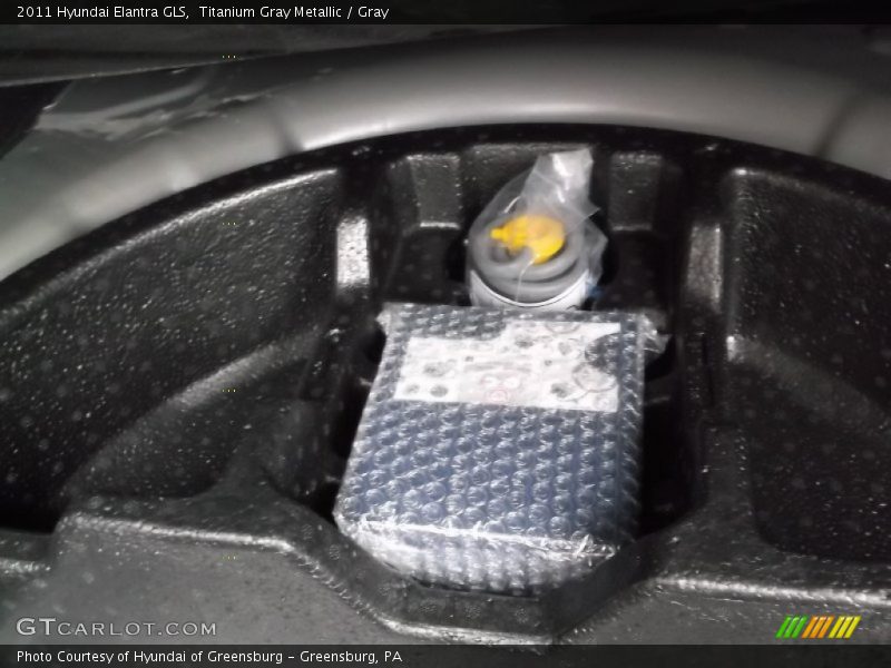 Titanium Gray Metallic / Gray 2011 Hyundai Elantra GLS