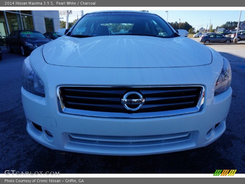 Pearl White / Charcoal 2014 Nissan Maxima 3.5 S