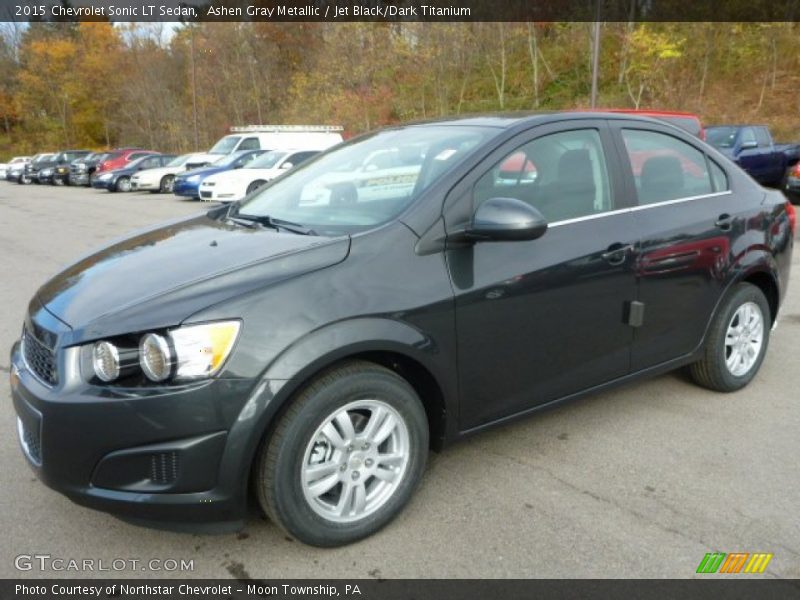 Front 3/4 View of 2015 Sonic LT Sedan