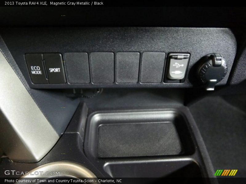 Magnetic Gray Metallic / Black 2013 Toyota RAV4 XLE