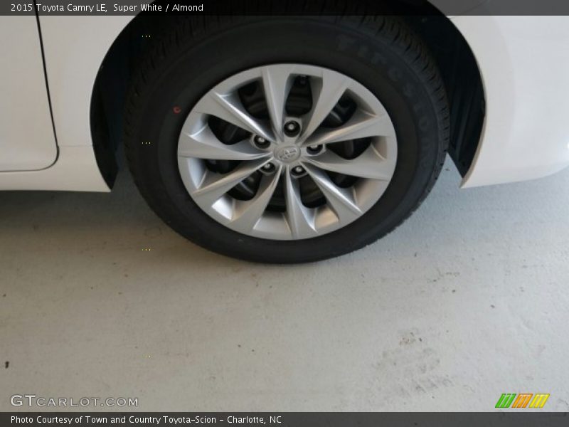 Super White / Almond 2015 Toyota Camry LE