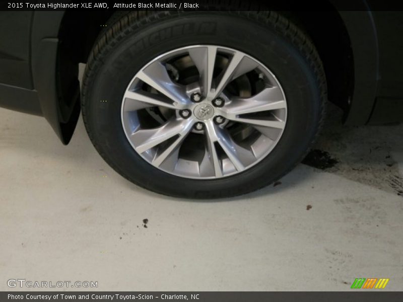 Attitude Black Metallic / Black 2015 Toyota Highlander XLE AWD