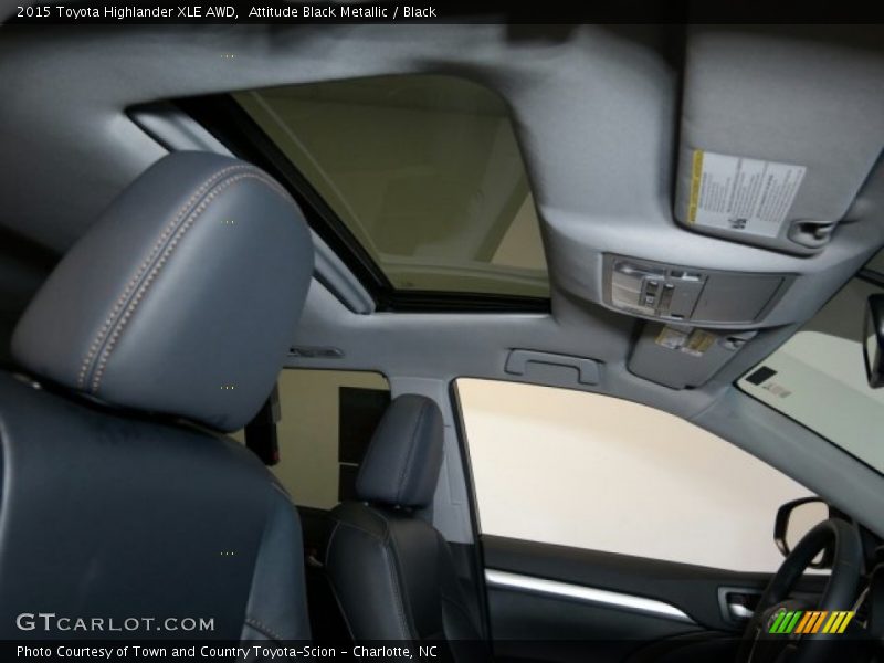 Attitude Black Metallic / Black 2015 Toyota Highlander XLE AWD