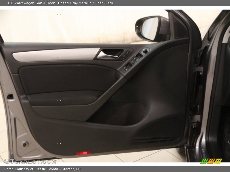 United Gray Metallic / Titan Black 2010 Volkswagen Golf 4 Door