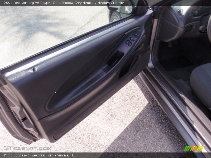 Dark Shadow Grey Metallic / Medium Graphite 2004 Ford Mustang V6 Coupe