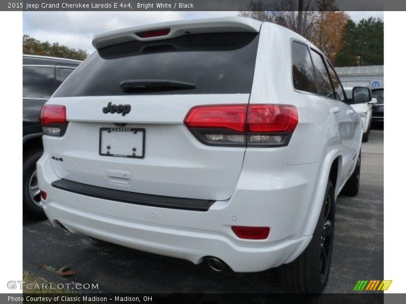 Bright White / Black 2015 Jeep Grand Cherokee Laredo E 4x4
