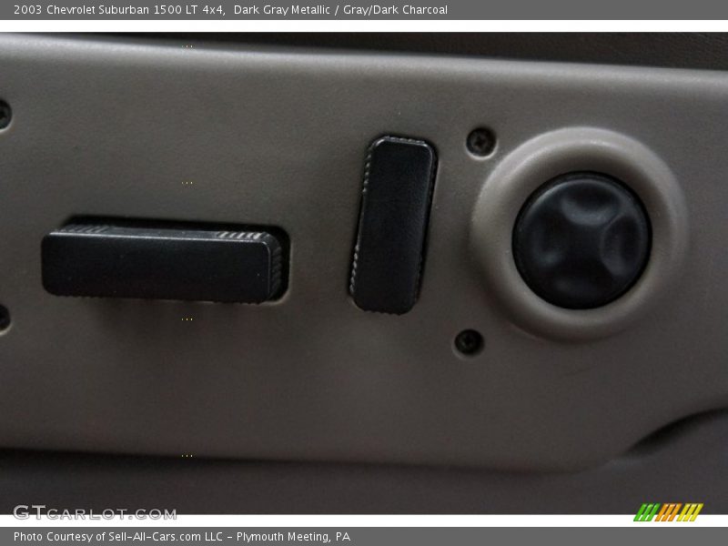 Dark Gray Metallic / Gray/Dark Charcoal 2003 Chevrolet Suburban 1500 LT 4x4