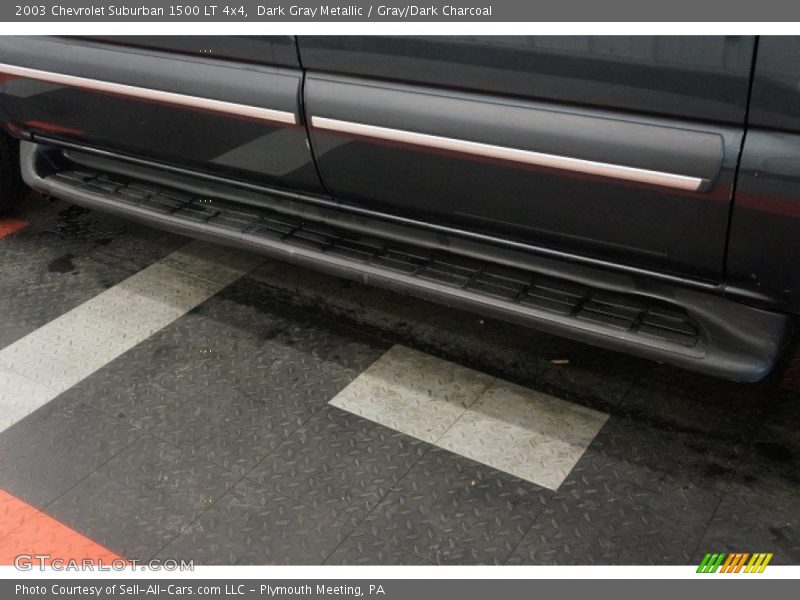 Dark Gray Metallic / Gray/Dark Charcoal 2003 Chevrolet Suburban 1500 LT 4x4