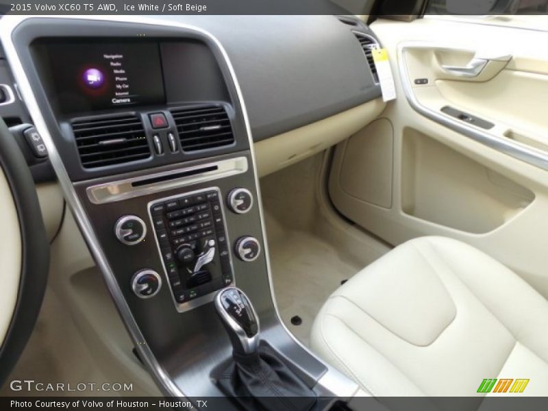 Ice White / Soft Beige 2015 Volvo XC60 T5 AWD