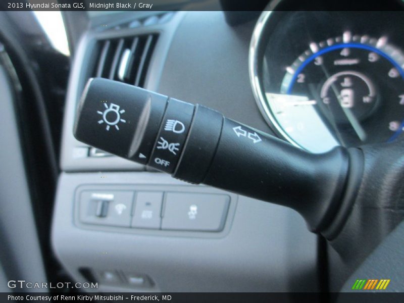 Midnight Black / Gray 2013 Hyundai Sonata GLS