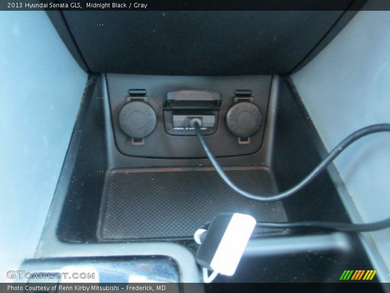 Midnight Black / Gray 2013 Hyundai Sonata GLS