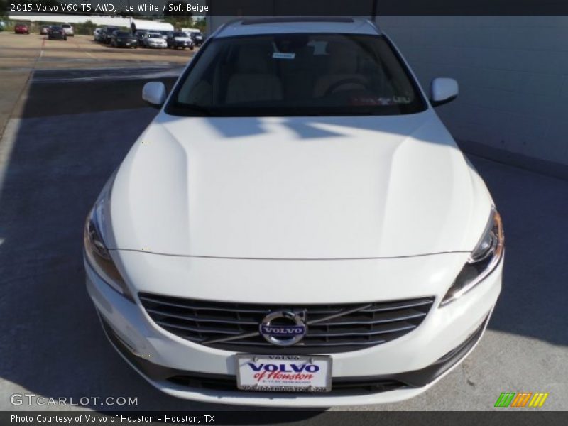 Ice White / Soft Beige 2015 Volvo V60 T5 AWD