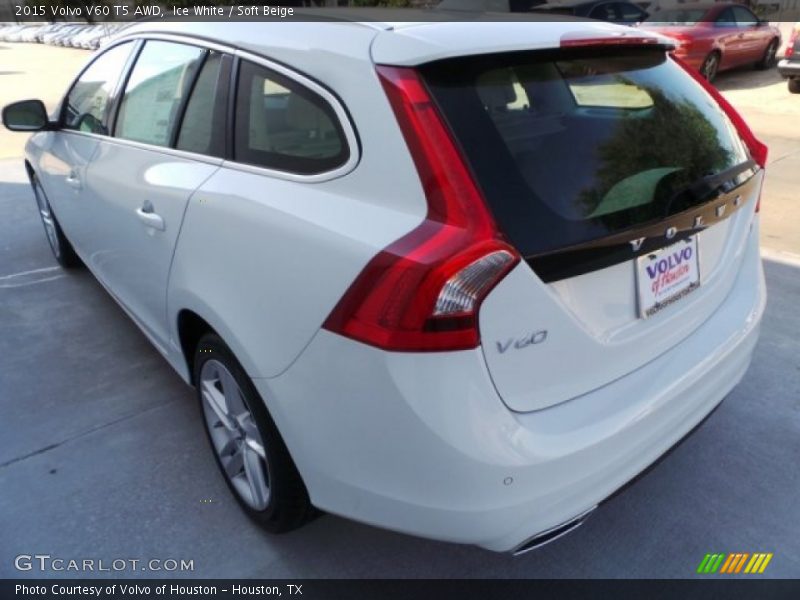 Ice White / Soft Beige 2015 Volvo V60 T5 AWD