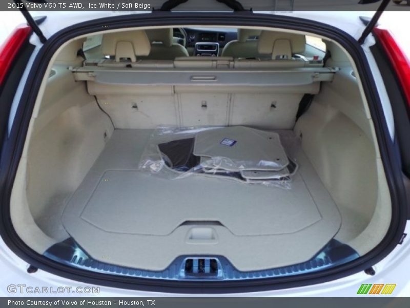 Ice White / Soft Beige 2015 Volvo V60 T5 AWD