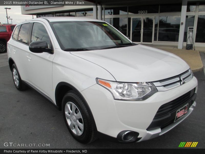 Diamond White / Black 2015 Mitsubishi Outlander ES