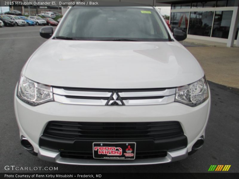 Diamond White / Black 2015 Mitsubishi Outlander ES