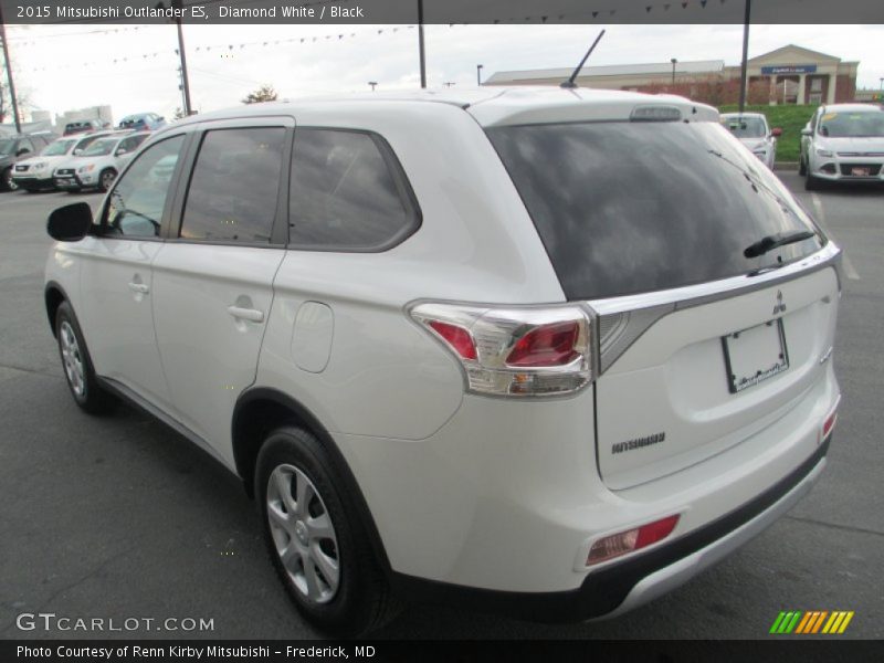 Diamond White / Black 2015 Mitsubishi Outlander ES