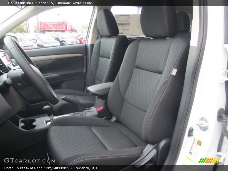Diamond White / Black 2015 Mitsubishi Outlander ES