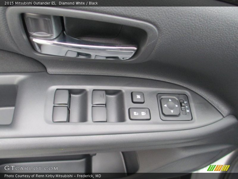 Diamond White / Black 2015 Mitsubishi Outlander ES