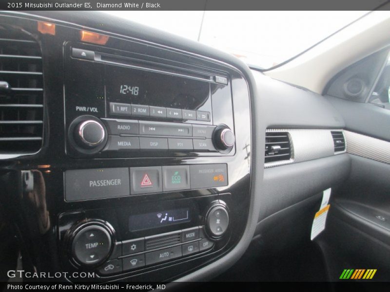 Diamond White / Black 2015 Mitsubishi Outlander ES